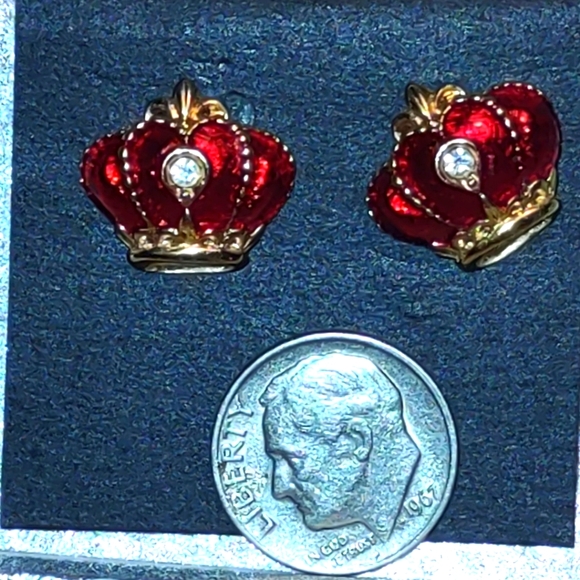 Cross Pendant Crown Jewels w/ Dangling Charms (C) - Picture 15 of 16